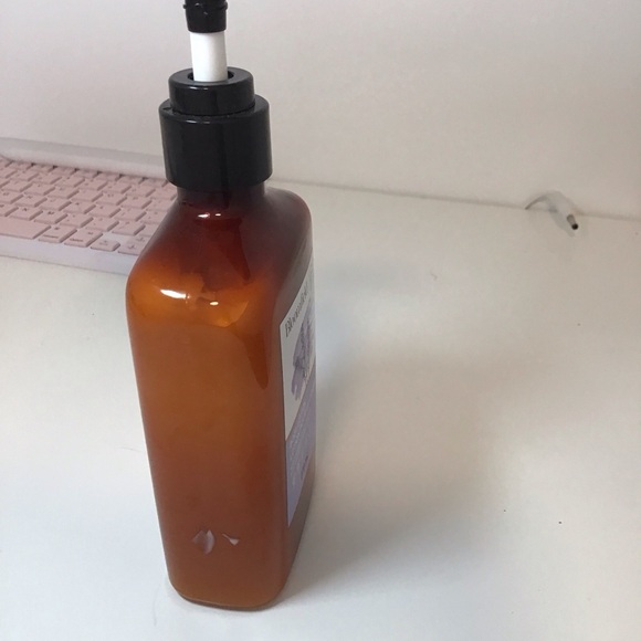 Brown and White Moisturizing Body Oil with Pump - Picture 2 of 3